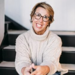 Mary M Nigh Agent Photo